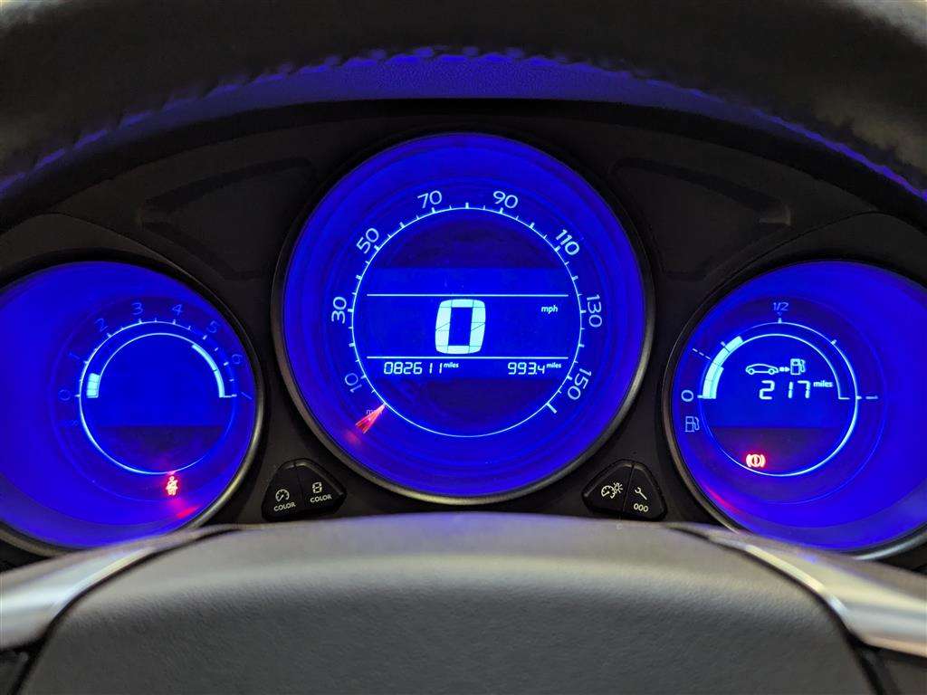 <p>2016 CITROEN C4 FEEL BLUEHDI</p>