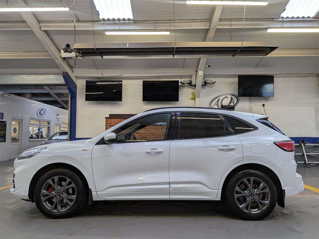 <p>2021 FORD KUGA ST-LINE ED EBLUE 4X4</p>