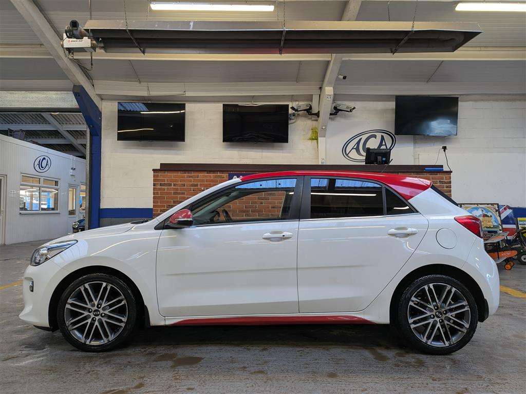 <p>2017 KIA RIO FIRST EDITION</p>