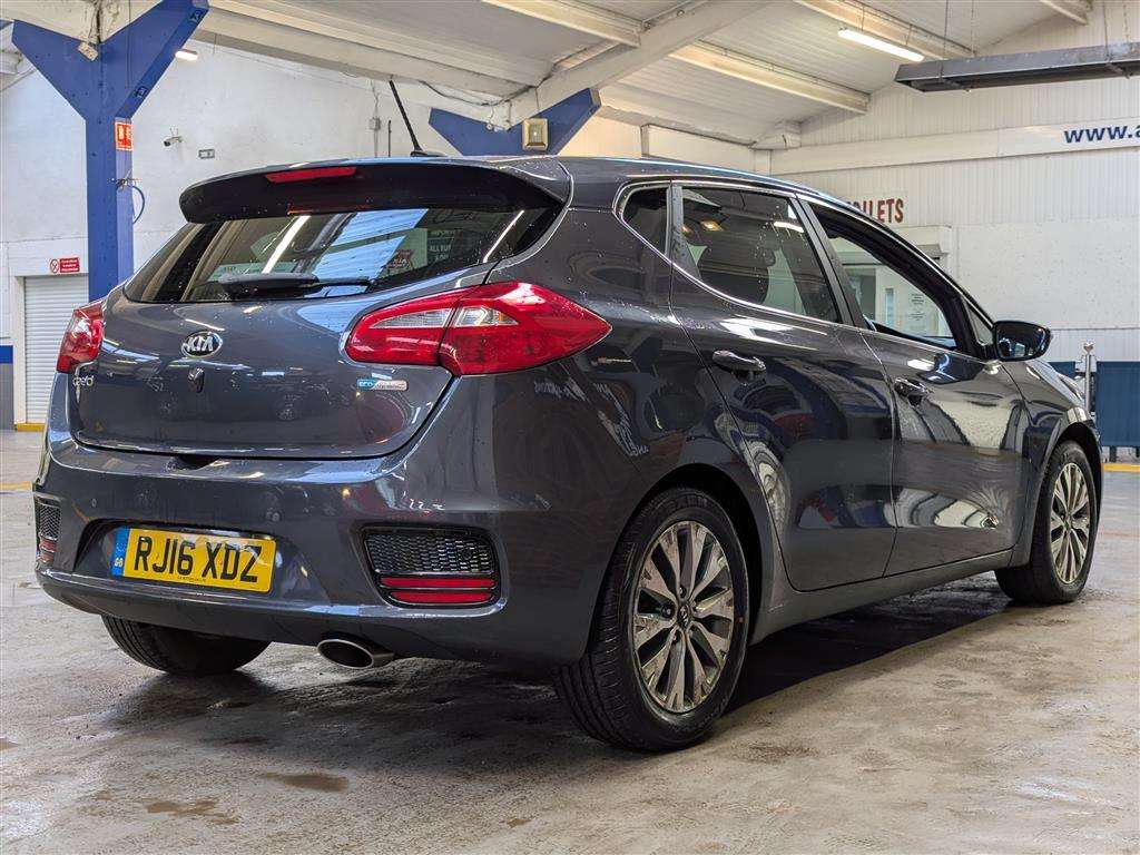 <p>2016 KIA CEED 3 ECODYNAMICS CRDI S</p>