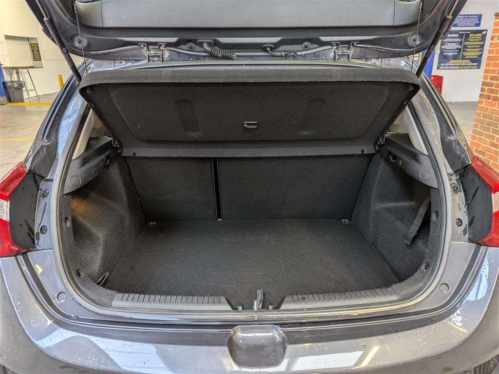 <p>2016 KIA CEED 3 ECODYNAMICS CRDI S</p>