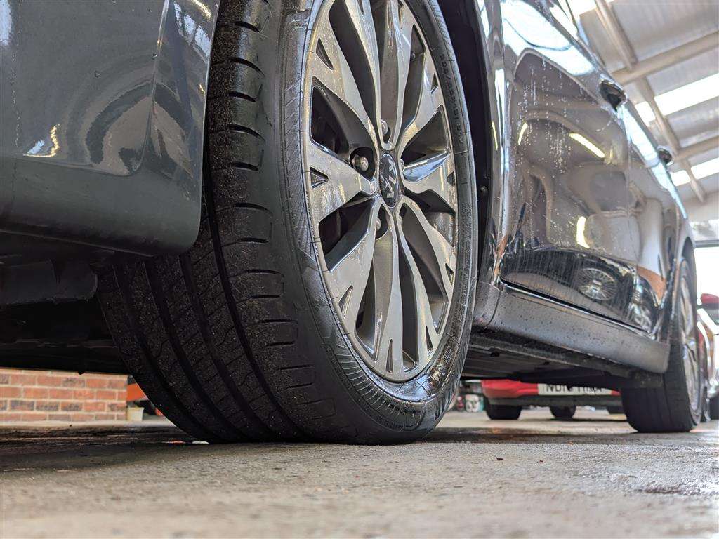 <p>2016 KIA CEED 3 ECODYNAMICS CRDI S</p>