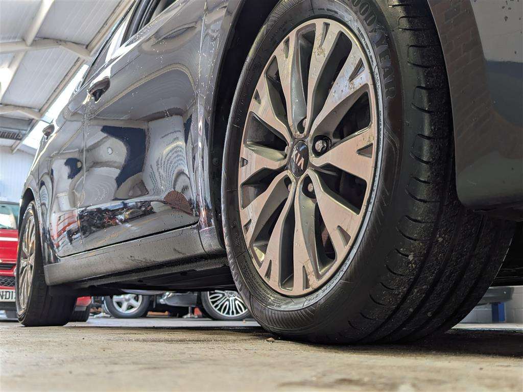 <p>2016 KIA CEED 3 ECODYNAMICS CRDI S</p>