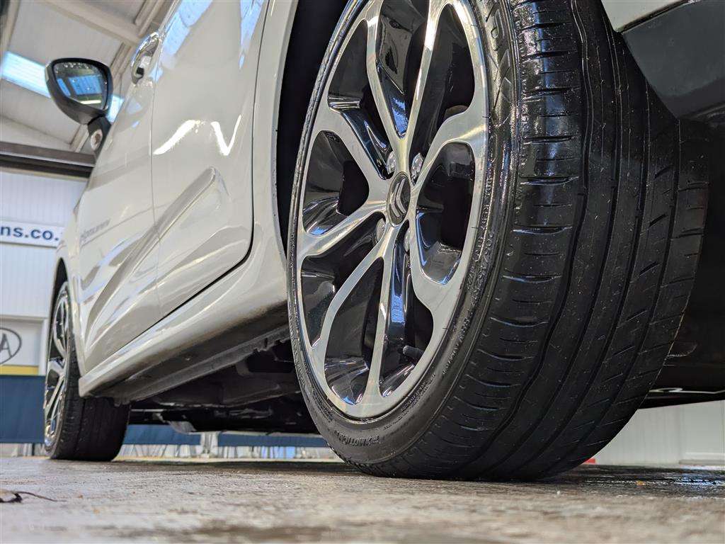 <p>2016 CITROEN C3 PLATINUM PURETECH</p>