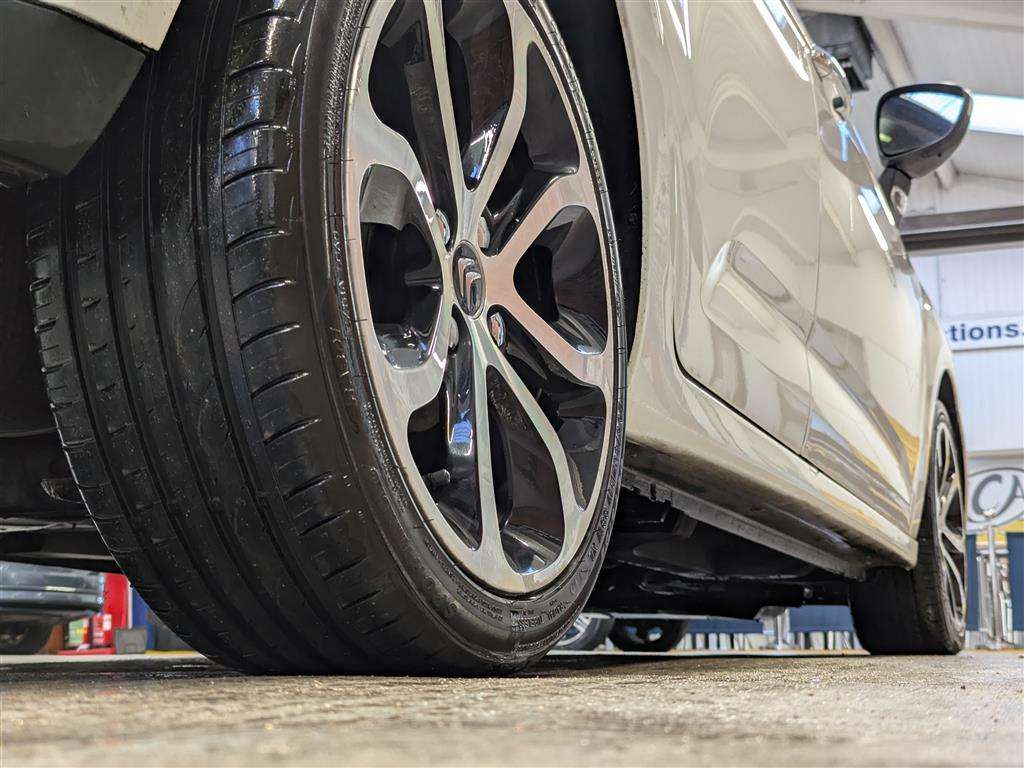 <p>2016 CITROEN C3 PLATINUM PURETECH</p>