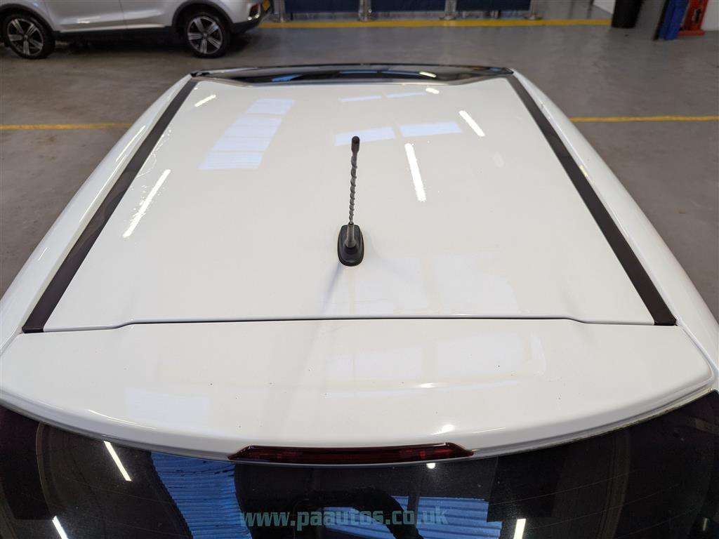 <p>2016 CITROEN C3 PLATINUM PURETECH</p>