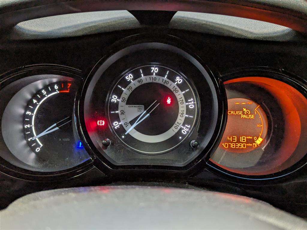 <p>2016 CITROEN C3 PLATINUM PURETECH</p>