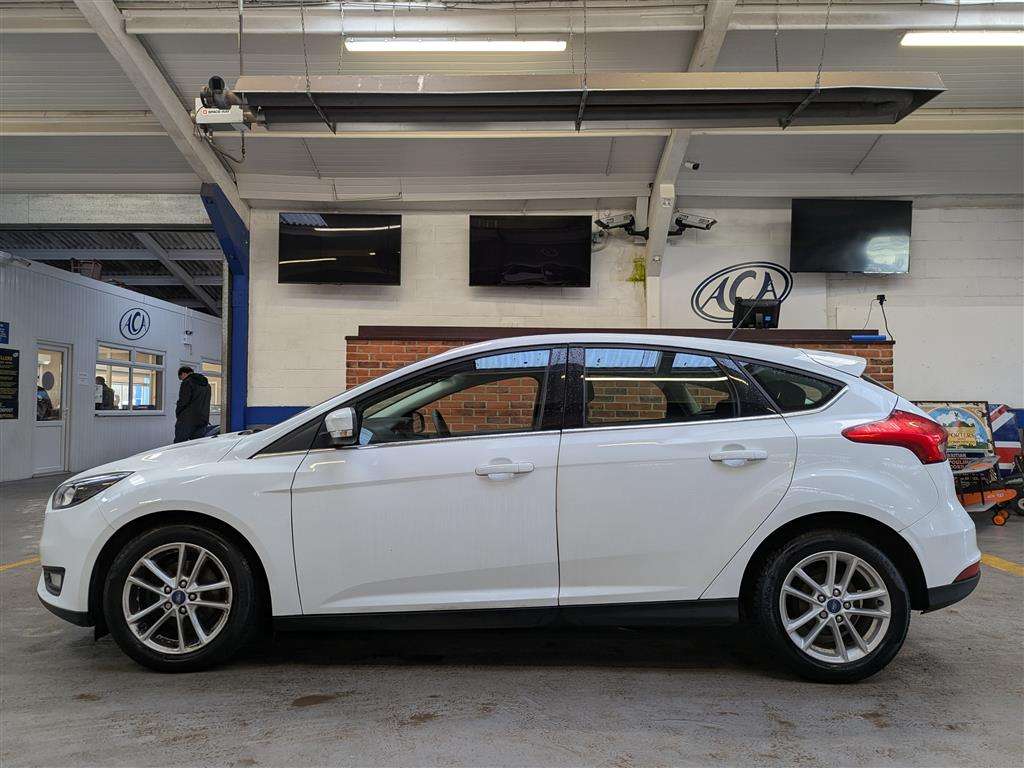<p>2016 FORD FOCUS ZETEC</p>