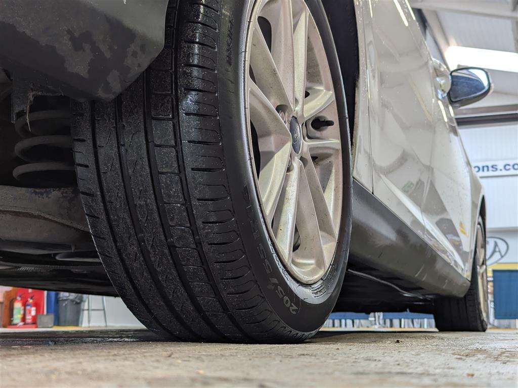 <p>2016 FORD FOCUS ZETEC</p>