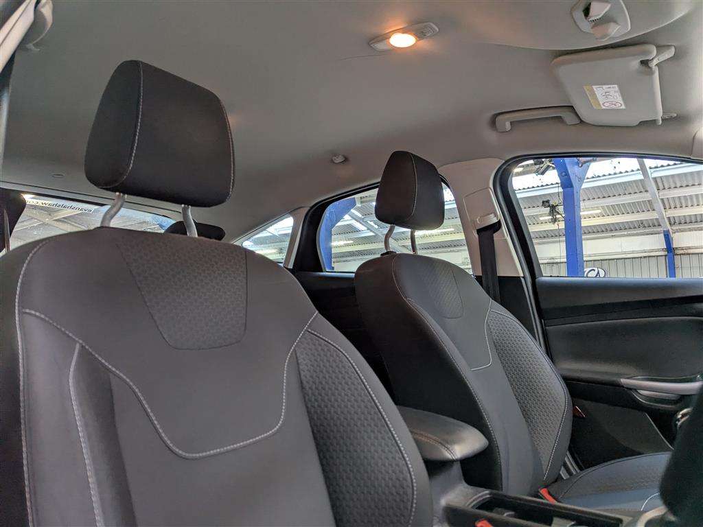 <p>2016 FORD FOCUS ZETEC</p>