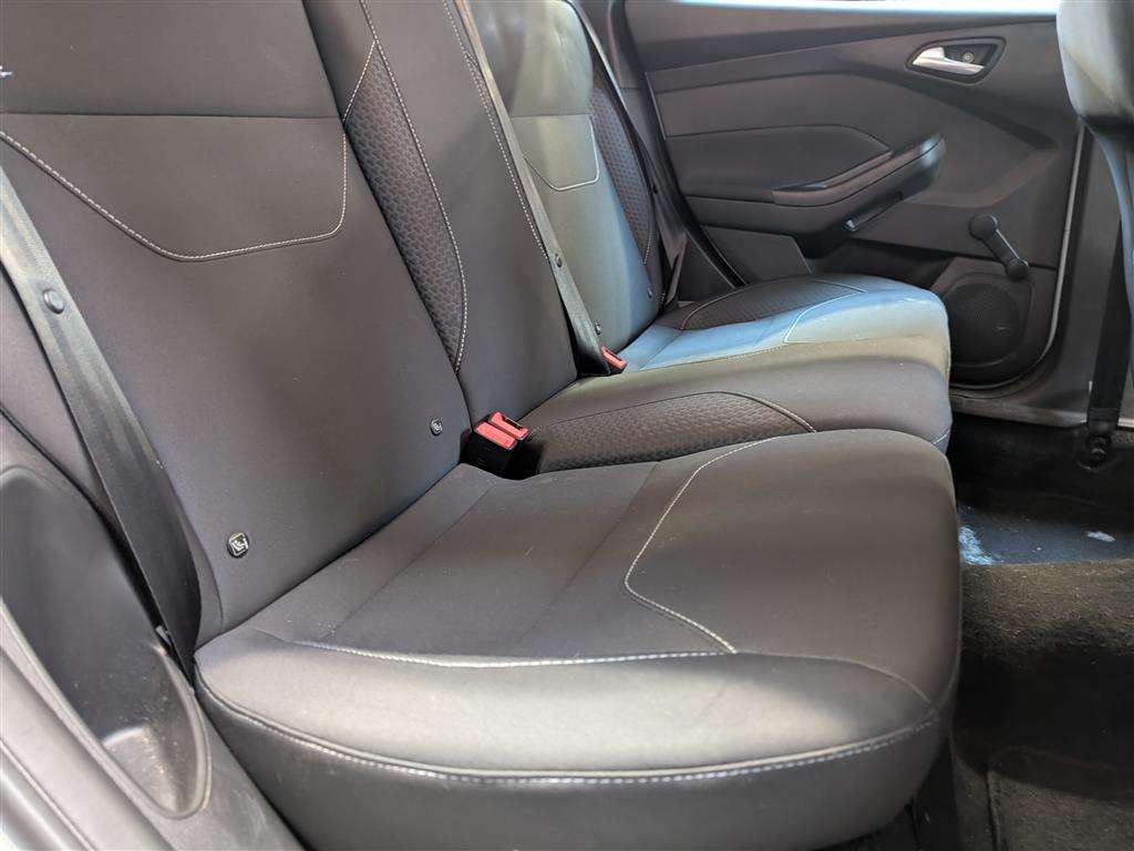 <p>2016 FORD FOCUS ZETEC</p>