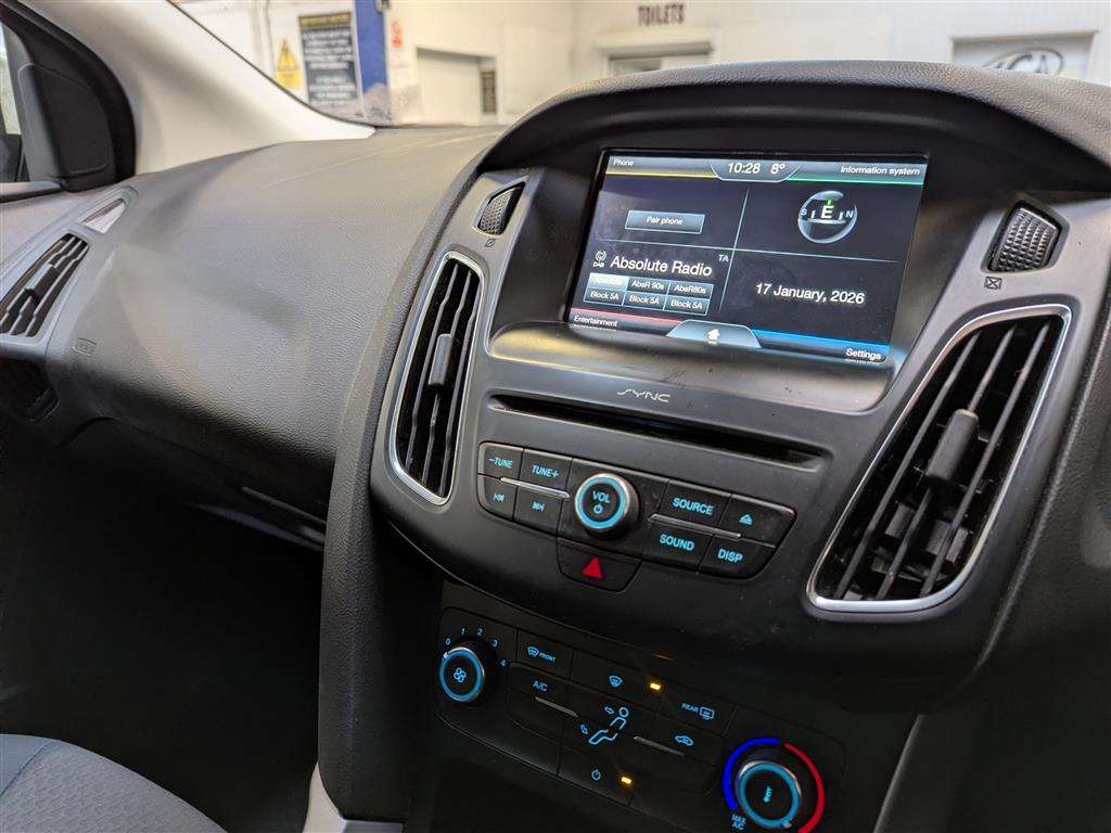 <p>2016 FORD FOCUS ZETEC</p>