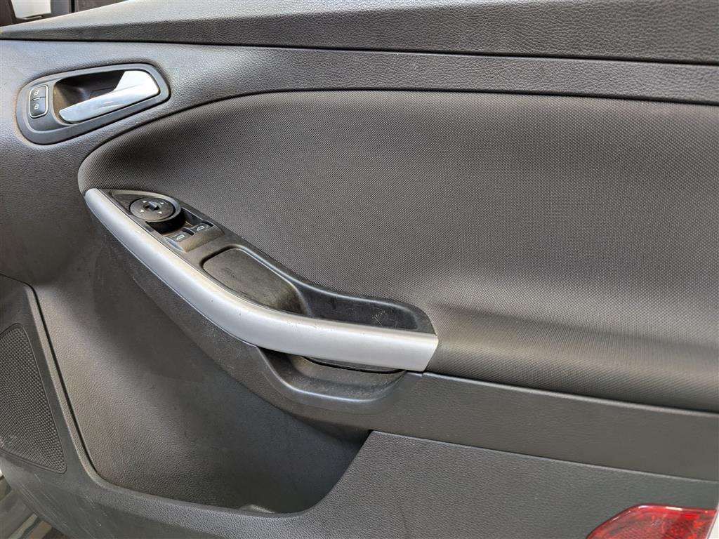 <p>2016 FORD FOCUS ZETEC</p>