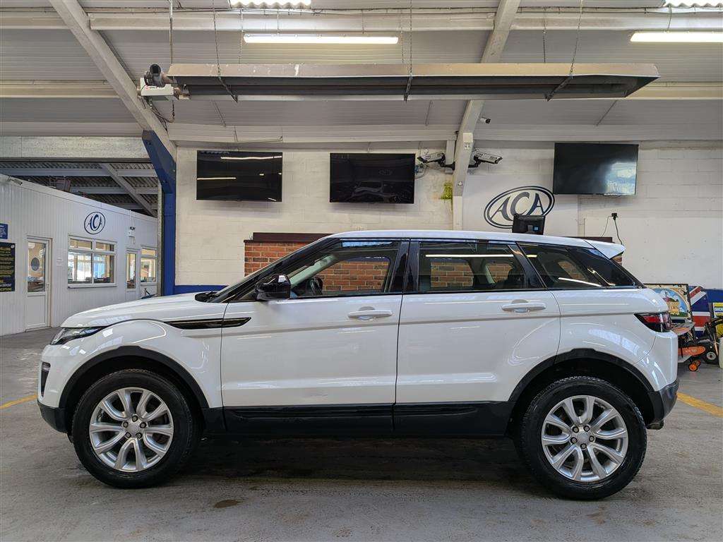 <p>2015 LAND ROVER RANGE ROVER EVOQUE SE TEC</p>