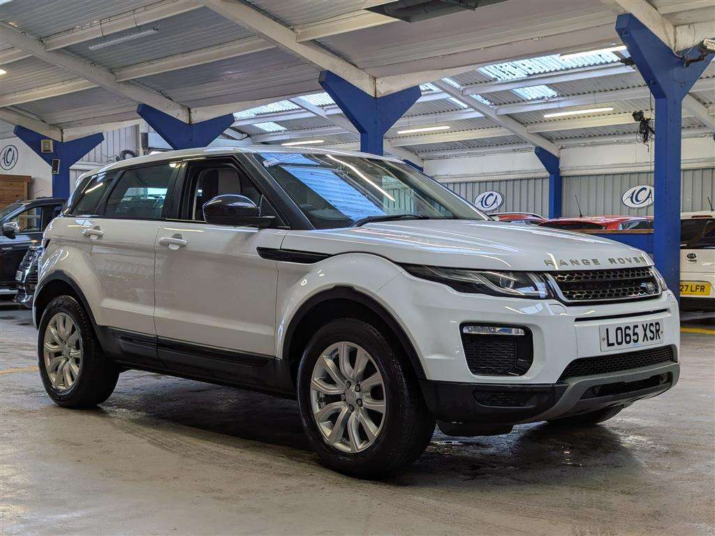 <p>2015 LAND ROVER RANGE ROVER EVOQUE SE TEC</p>