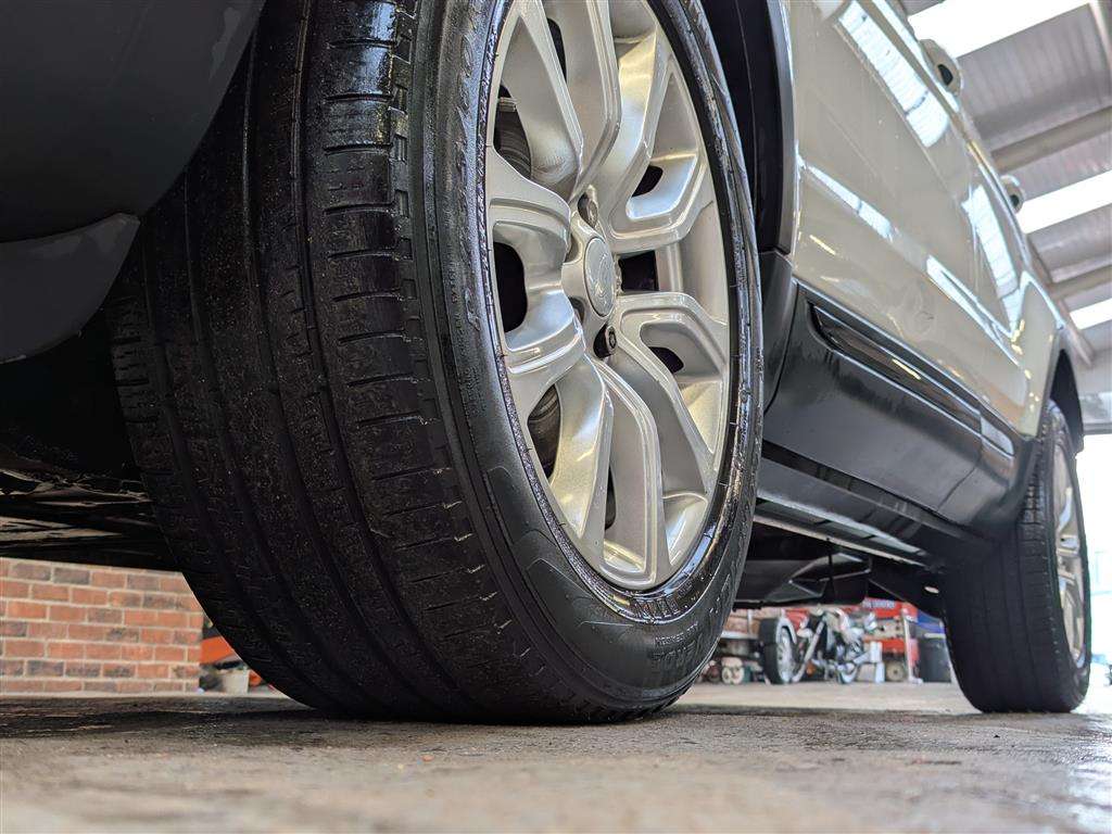 <p>2015 LAND ROVER RANGE ROVER EVOQUE SE TEC</p>