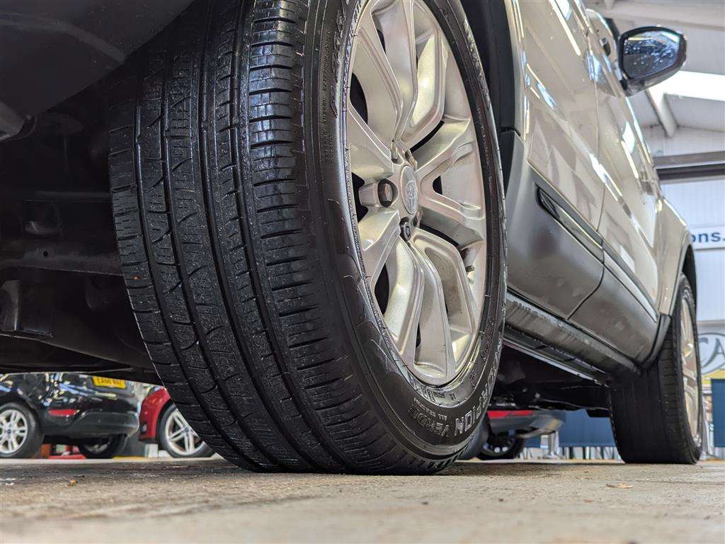 <p>2015 LAND ROVER RANGE ROVER EVOQUE SE TEC</p>