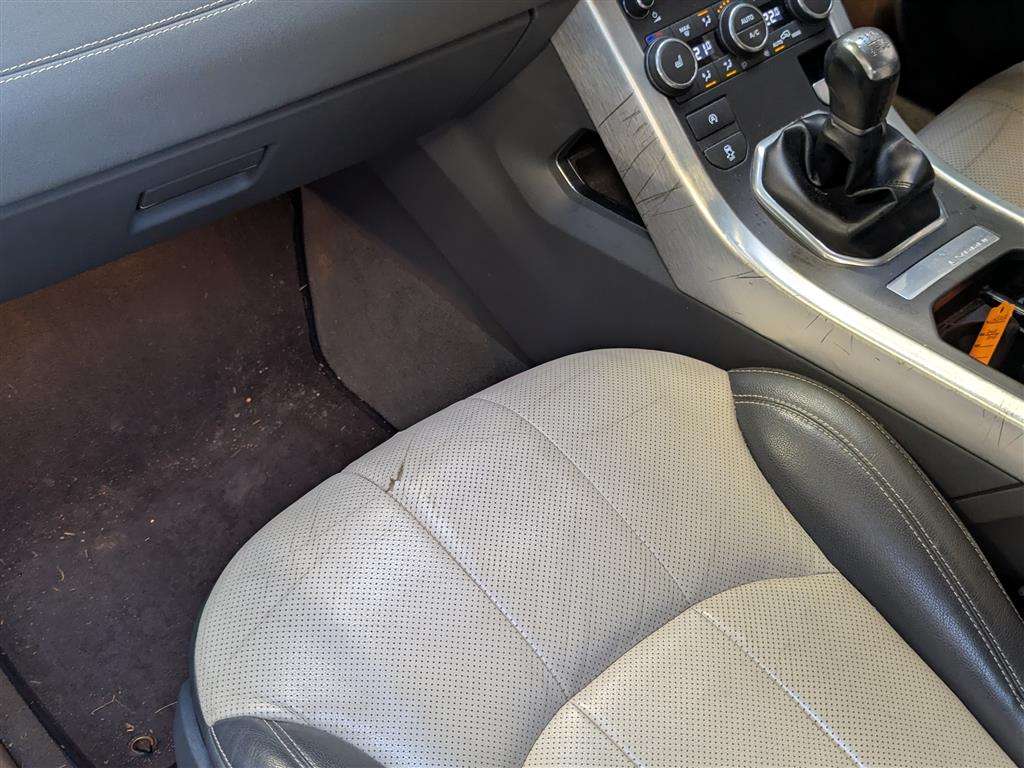 <p>2015 LAND ROVER RANGE ROVER EVOQUE SE TEC</p>