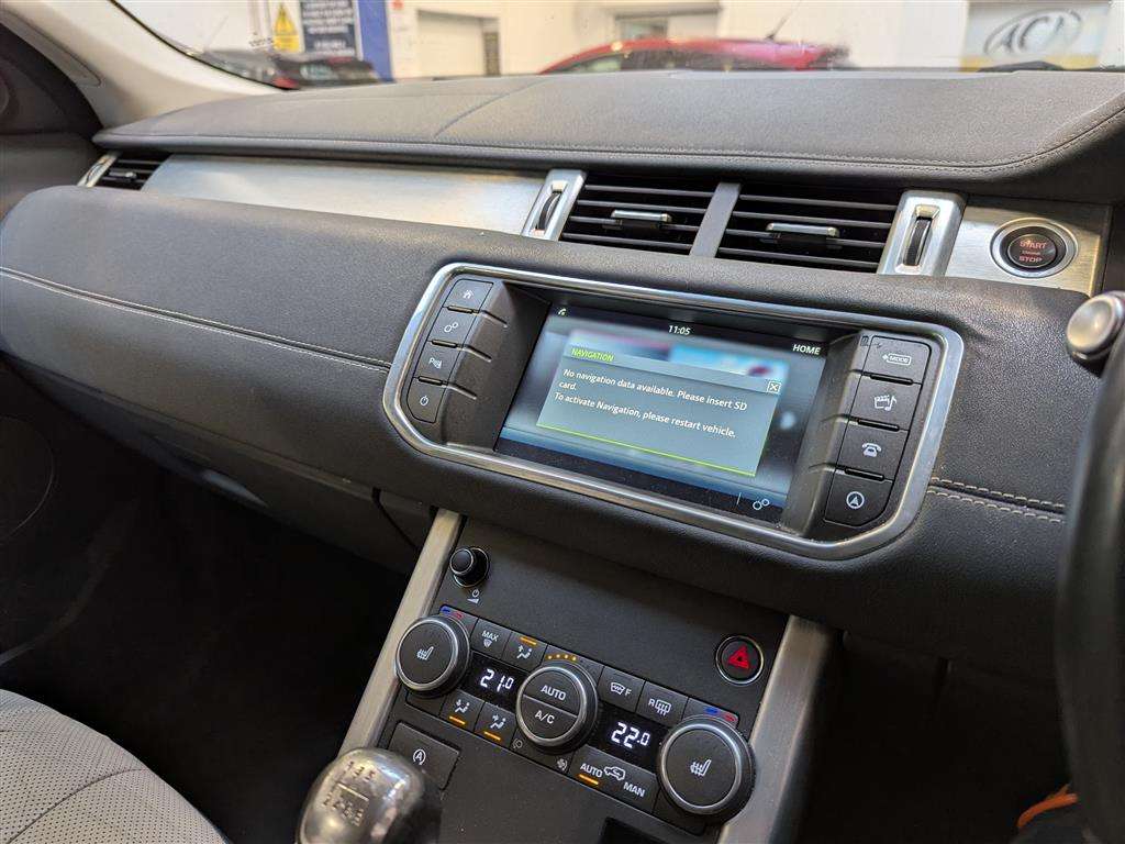 <p>2015 LAND ROVER RANGE ROVER EVOQUE SE TEC</p>