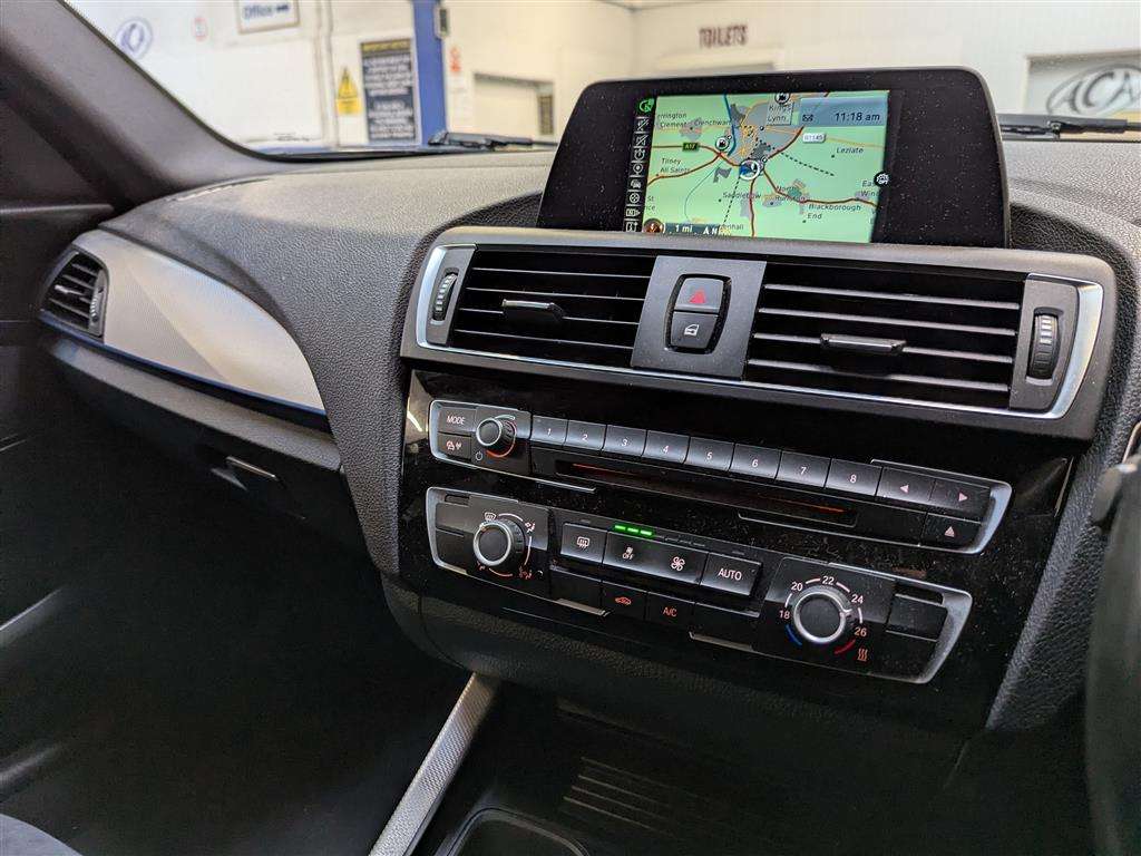 <p>2015 BMW 118D M SPORT</p>