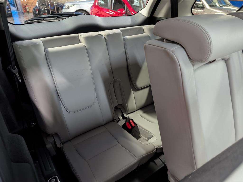 <p>2016 LAND ROVER DISCOVERY SPORT HSE TD4 AUTO</p>