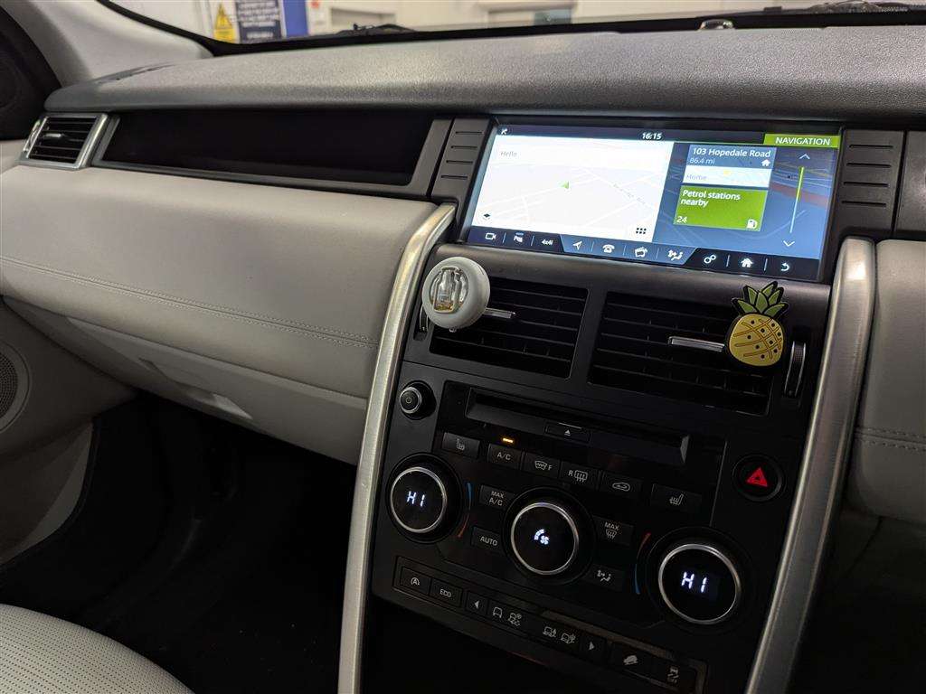 <p>2016 LAND ROVER DISCOVERY SPORT HSE TD4 AUTO</p>