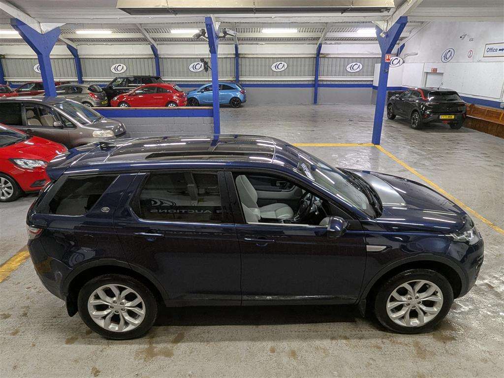 <p>2016 LAND ROVER DISCOVERY SPORT HSE TD4 AUTO</p>