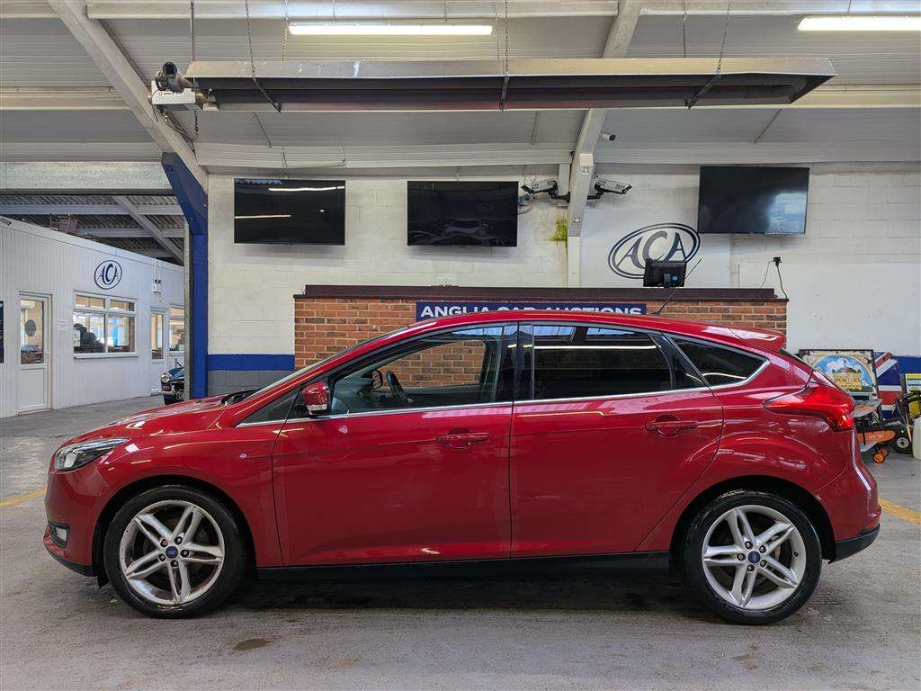 <p>2016 FORD FOCUS ZETEC</p>