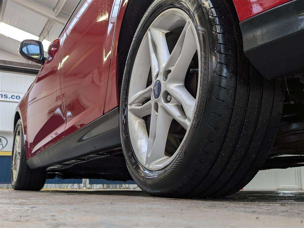 <p>2016 FORD FOCUS ZETEC</p>