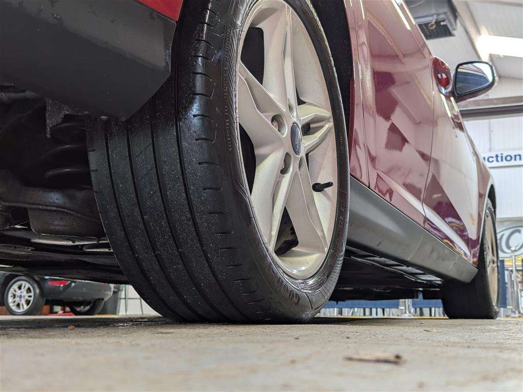 <p>2016 FORD FOCUS ZETEC</p>