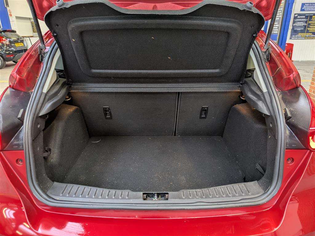 <p>2016 FORD FOCUS ZETEC</p>