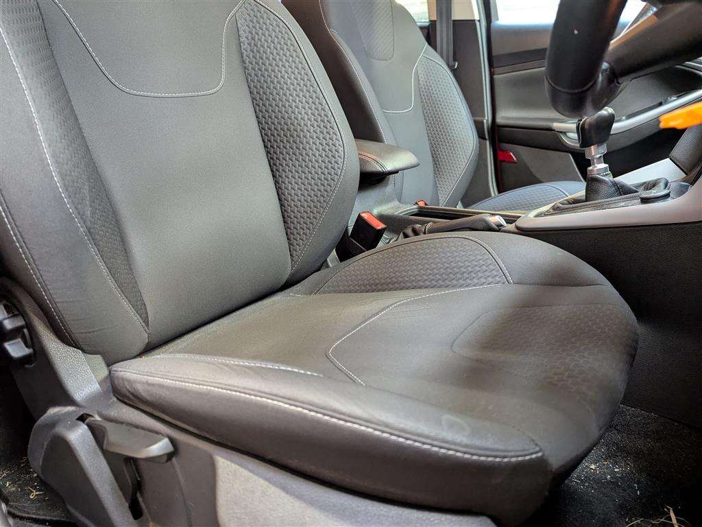 <p>2016 FORD FOCUS ZETEC</p>