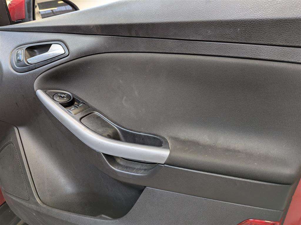 <p>2016 FORD FOCUS ZETEC</p>