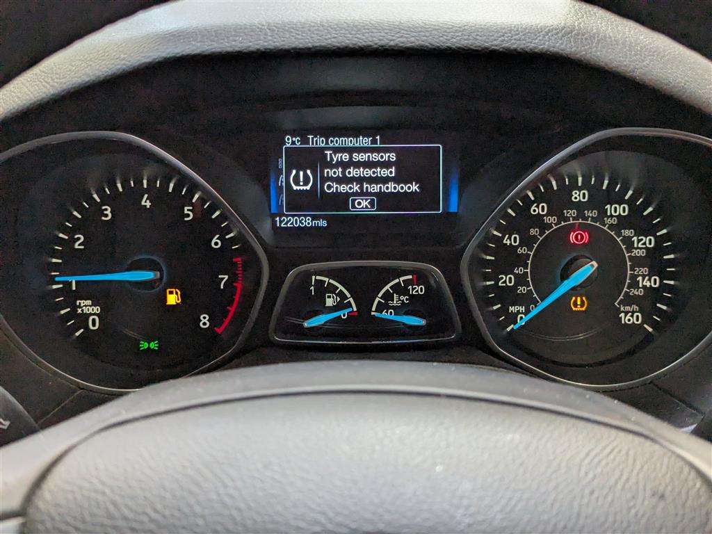 <p>2016 FORD FOCUS ZETEC</p>