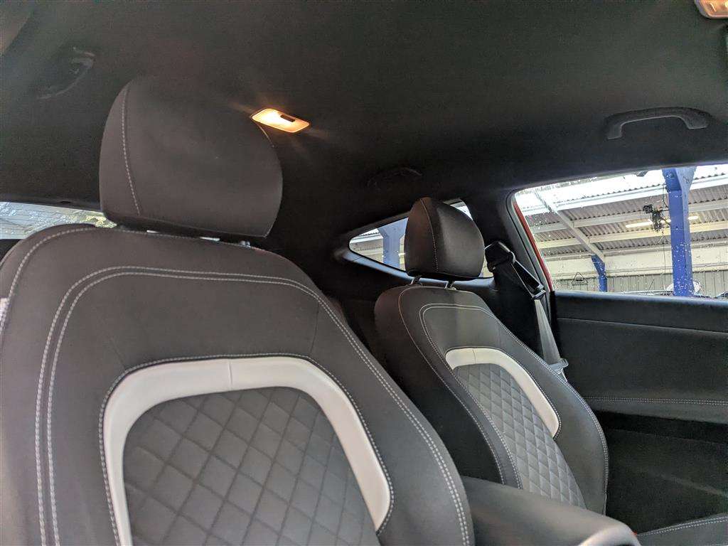 <p>2015 KIA PRO CEED GT-LINE ISG</p>