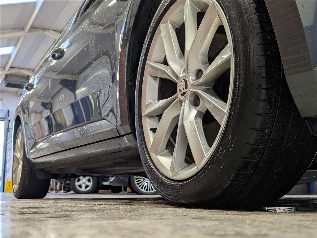 <p>2017 SKODA SUPERB SE L EXECUTIVE TDI</p>