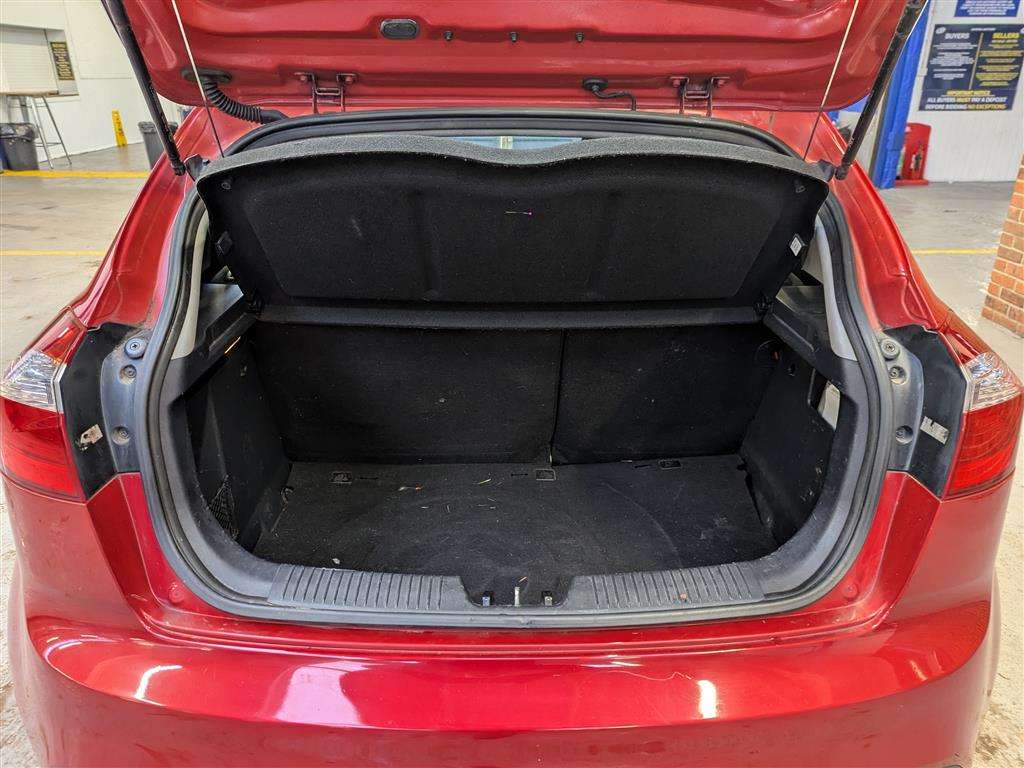 <p>2013 KIA RIO 1 AIR</p>