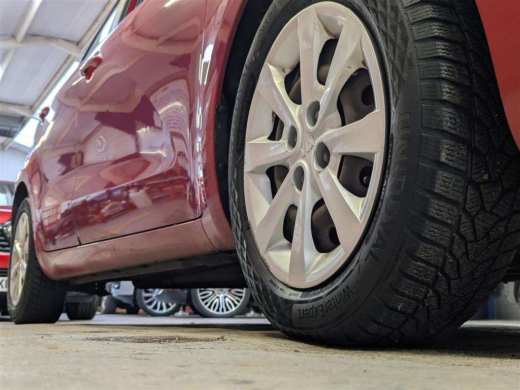 <p>2013 KIA RIO 1 AIR</p>