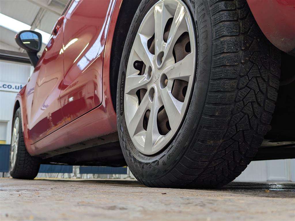 <p>2013 KIA RIO 1 AIR</p>