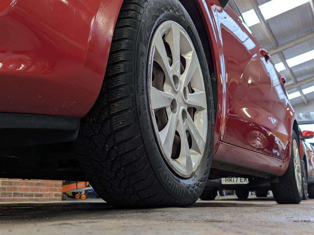 <p>2013 KIA RIO 1 AIR</p>