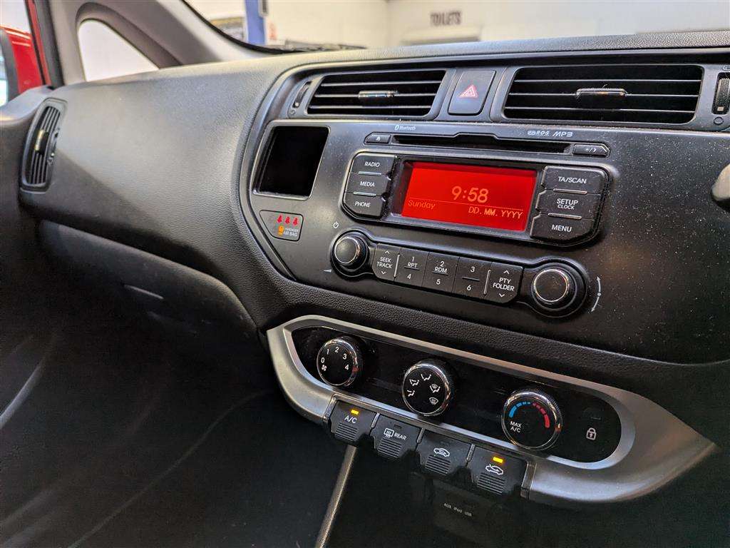 <p>2013 KIA RIO 1 AIR</p>