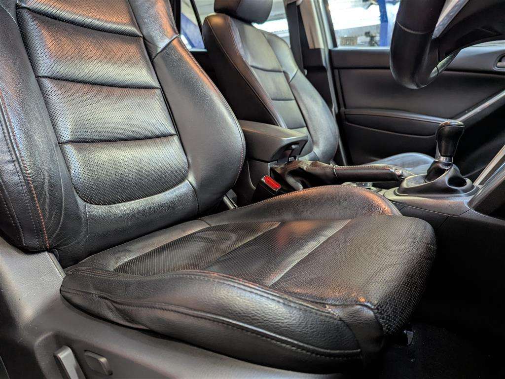 <p>2012 MAZDA CX-5 SPORT NAV D</p>