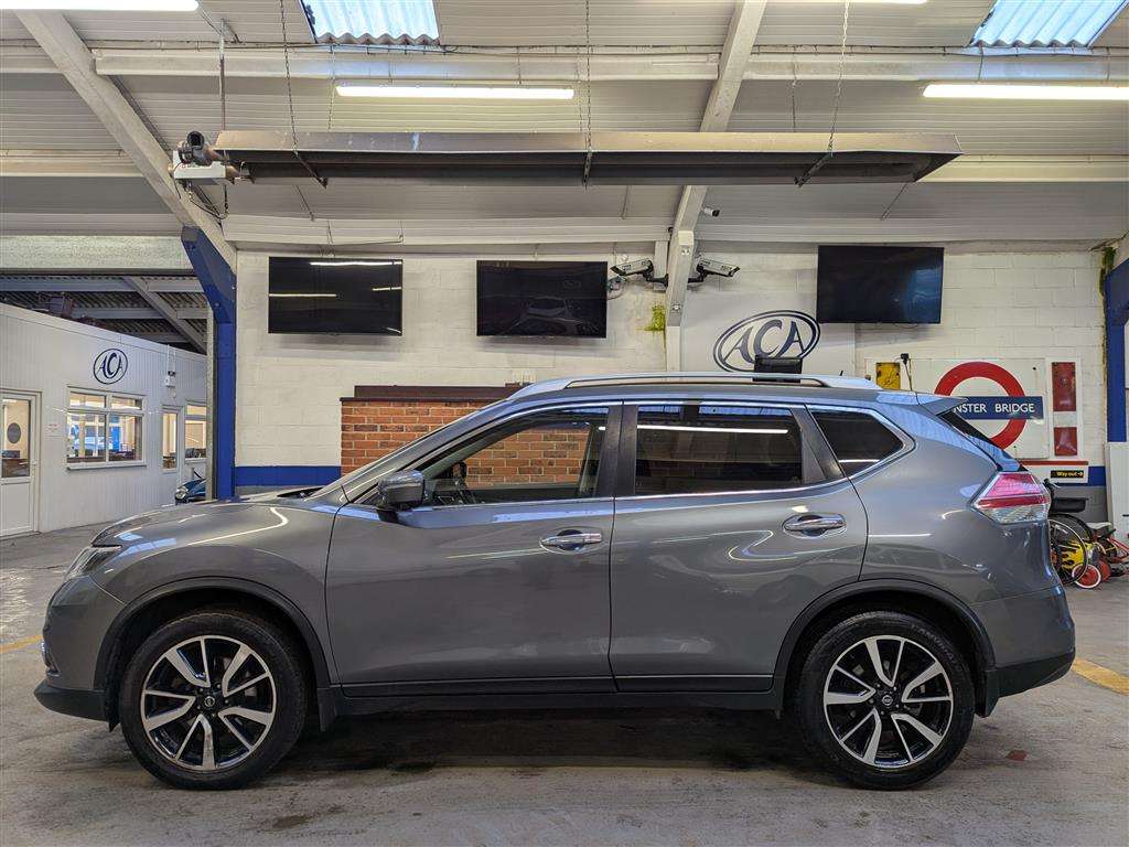 <p>2017 NISSAN X-TRAIL N-VISION DCI 4X4</p>