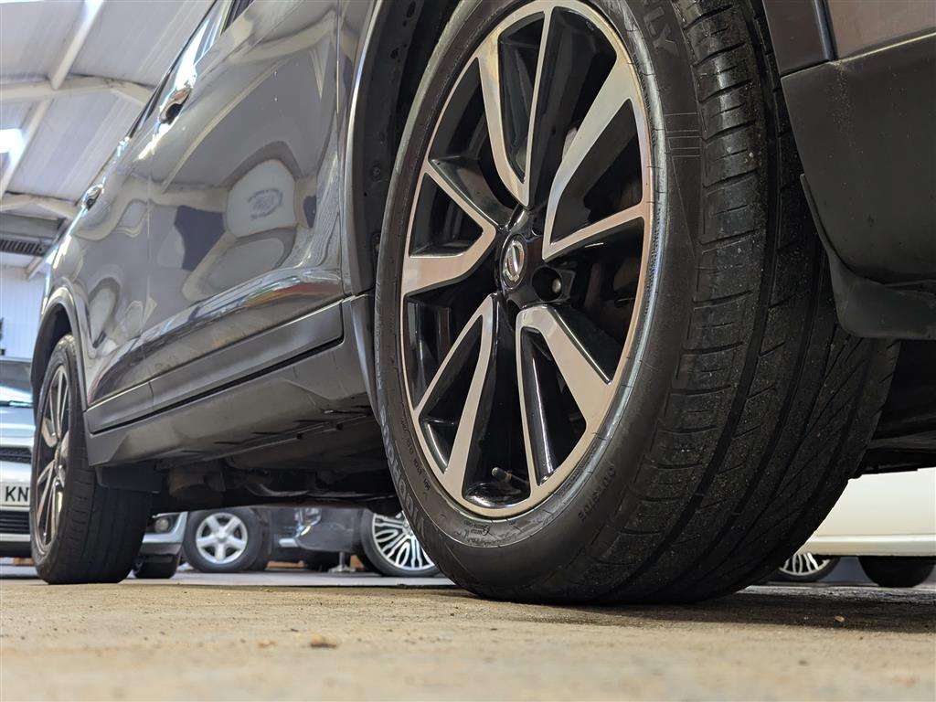 <p>2017 NISSAN X-TRAIL N-VISION DCI 4X4</p>