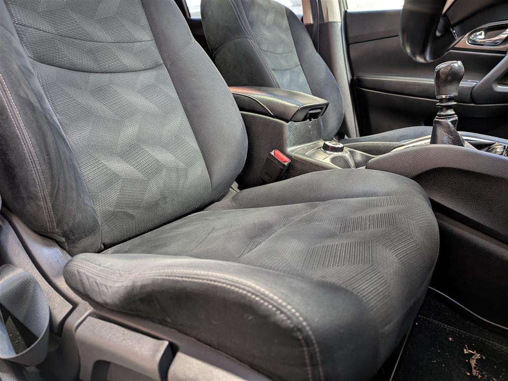 <p>2017 NISSAN X-TRAIL N-VISION DCI 4X4</p>