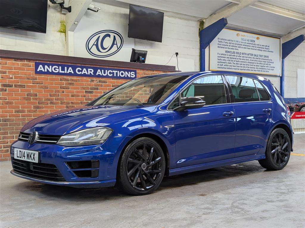 <p>2014 VOLKSWAGEN GOLF R DSG</p>