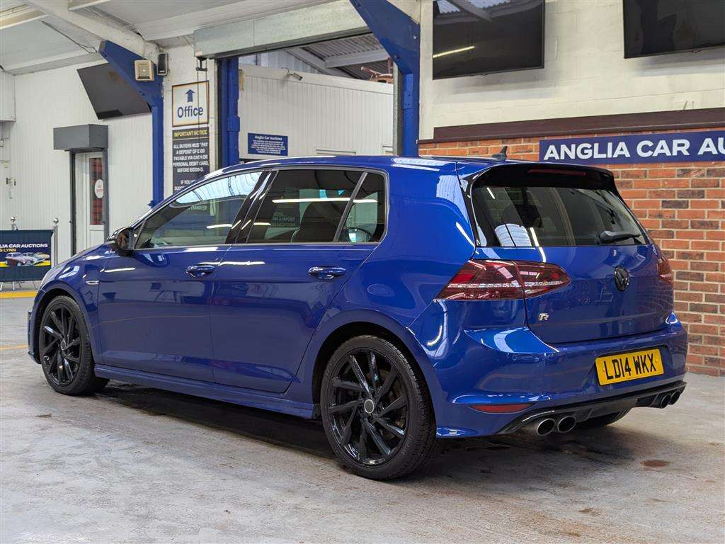 <p>2014 VOLKSWAGEN GOLF R DSG</p>