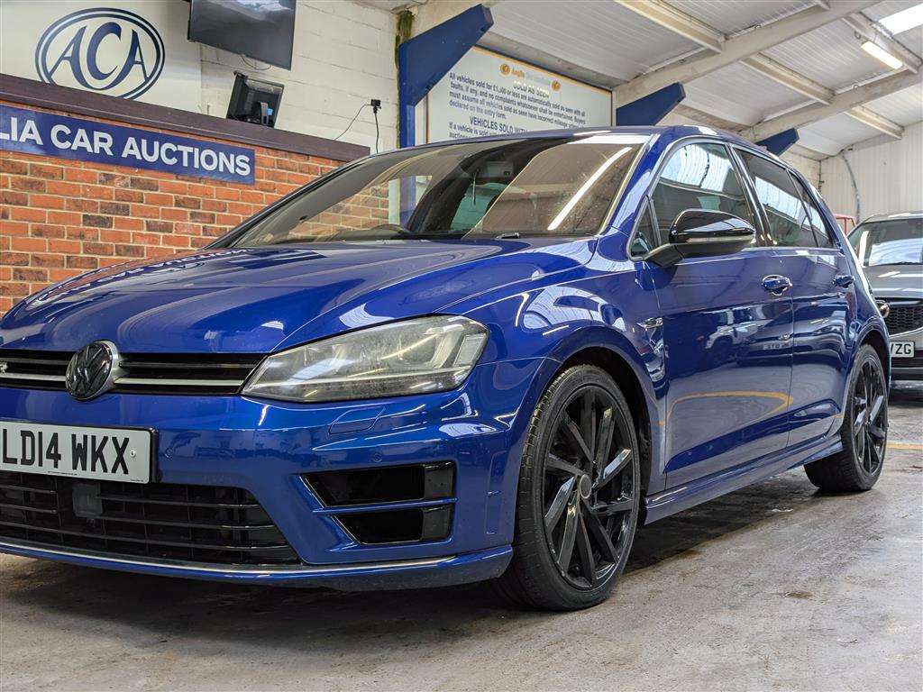 <p>2014 VOLKSWAGEN GOLF R DSG</p>