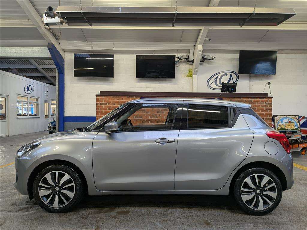 <p>2017 SUZUKI SWIFT SZ5 BOOSTERJET SHVS</p>