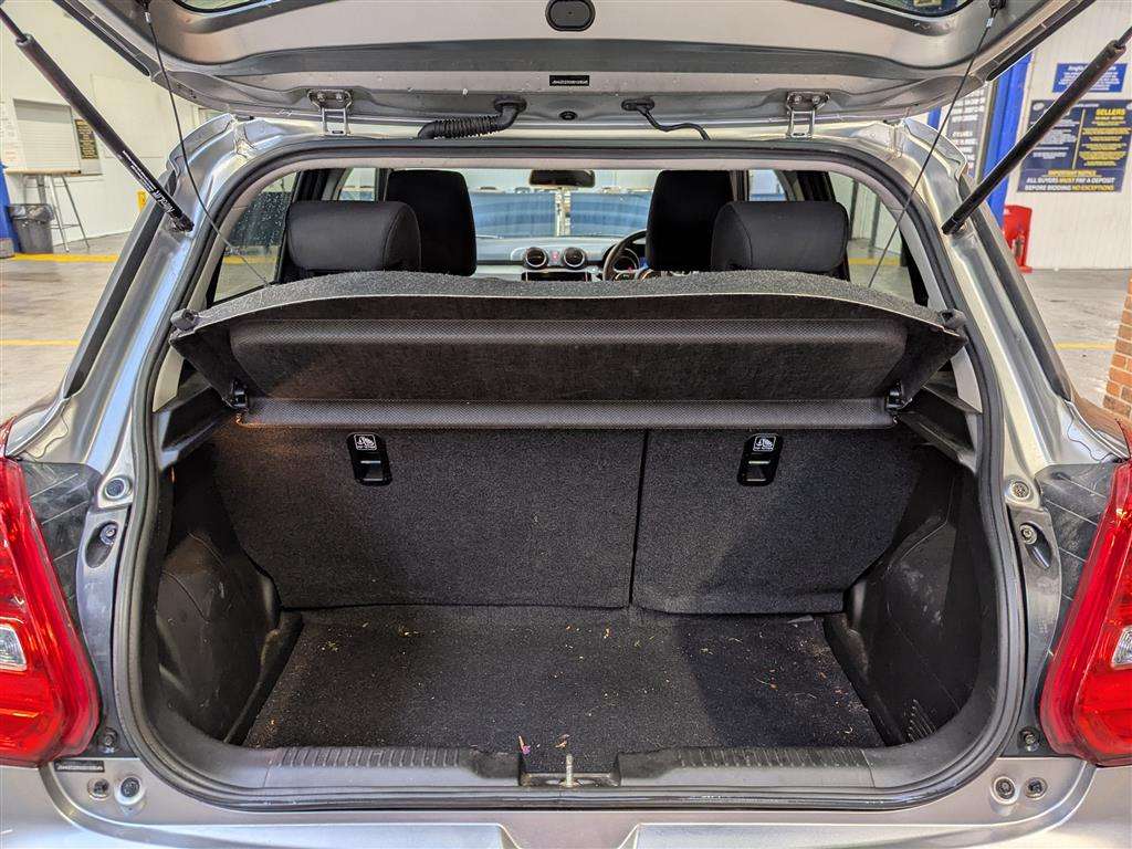 <p>2017 SUZUKI SWIFT SZ5 BOOSTERJET SHVS</p>